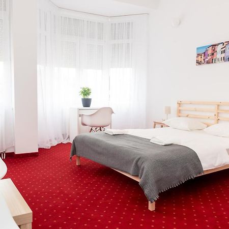 Bao Apartament & Rooms Oradea Exterior photo