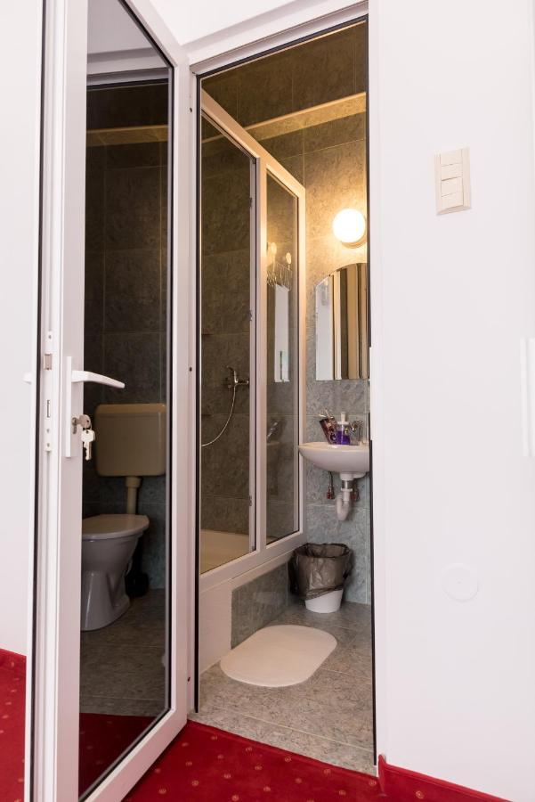 Bao Apartament & Rooms Oradea Exterior photo