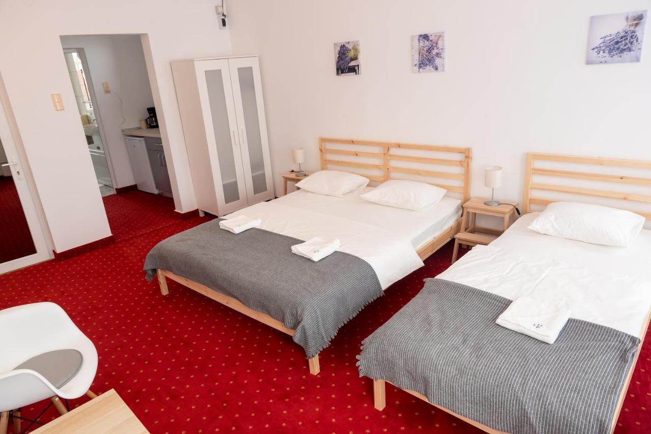 Bao Apartament & Rooms Oradea Exterior photo