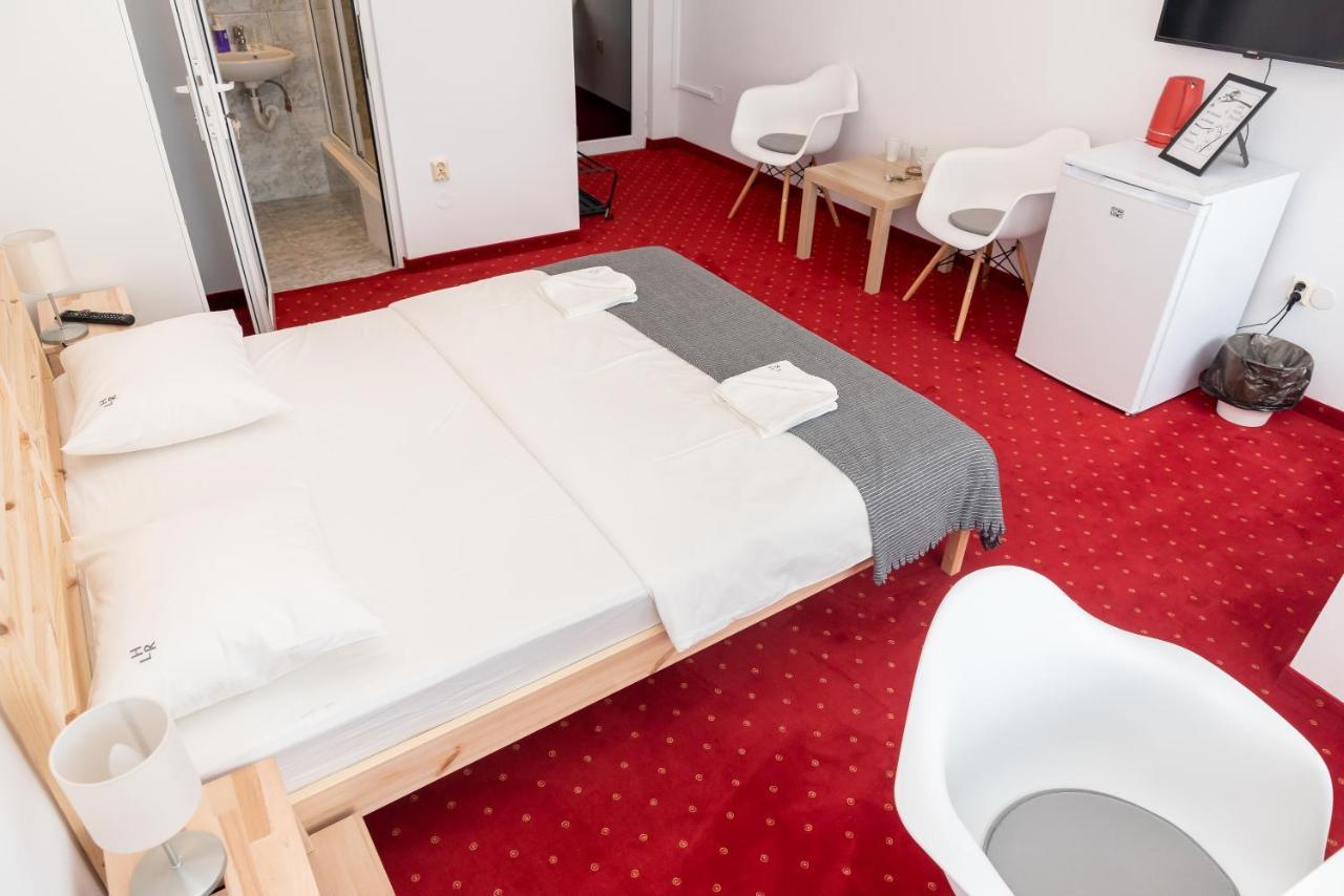 Bao Apartament & Rooms Oradea Exterior photo