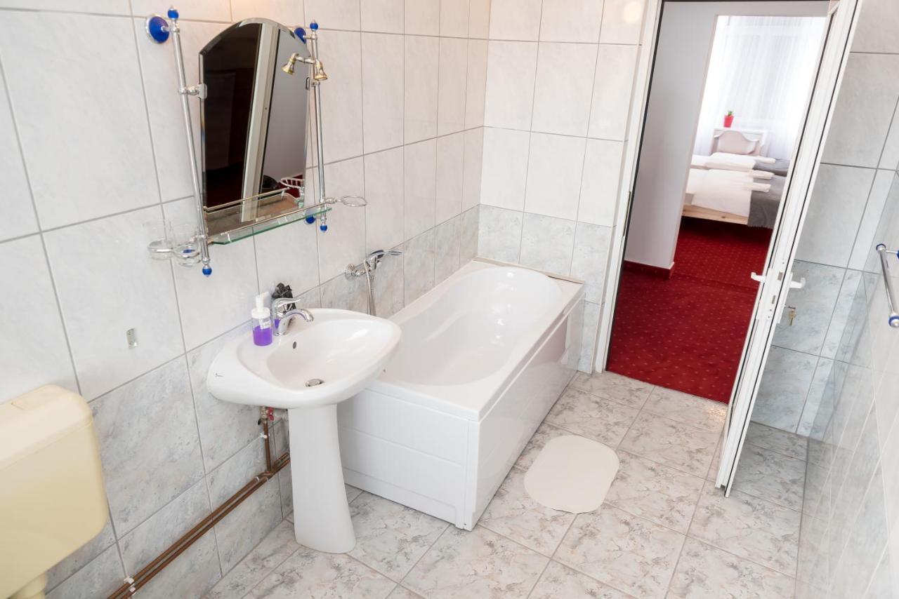 Bao Apartament & Rooms Oradea Exterior photo