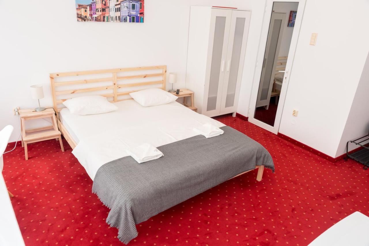Bao Apartament & Rooms Oradea Exterior photo